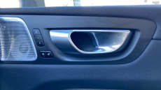 Volvo XC60 2.0 T8 [455] RC PHEV Ultimate Dark 5dr AWD Gtron Estate